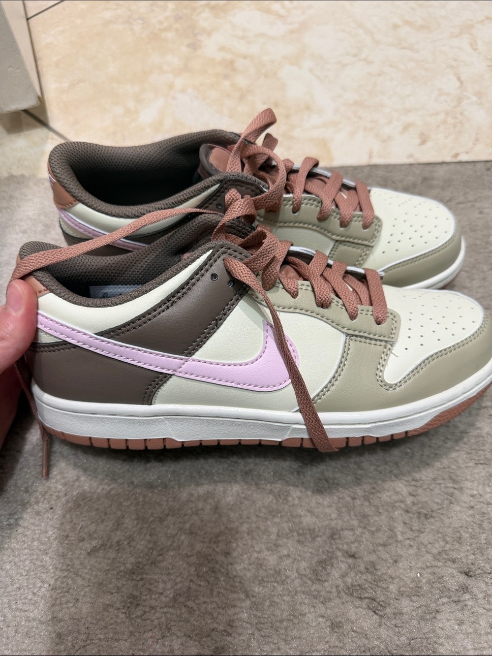 Nike Low-Top Sneakers in Cream, Taupe & Pink